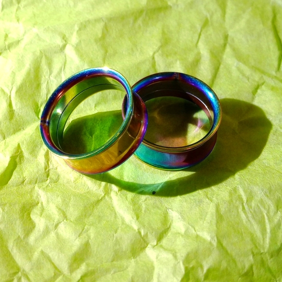 RAINBOW STAINLESS STEEL SCREW BACK TUNNELS - Picture 1 of 5